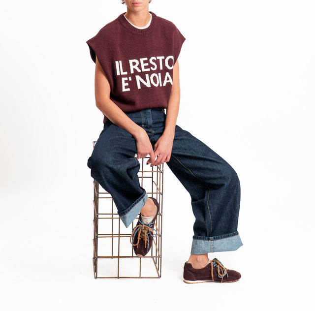 Tensione in-Gilet "IL RESTO È NOIA" misto alpaca - bordeaux/panna