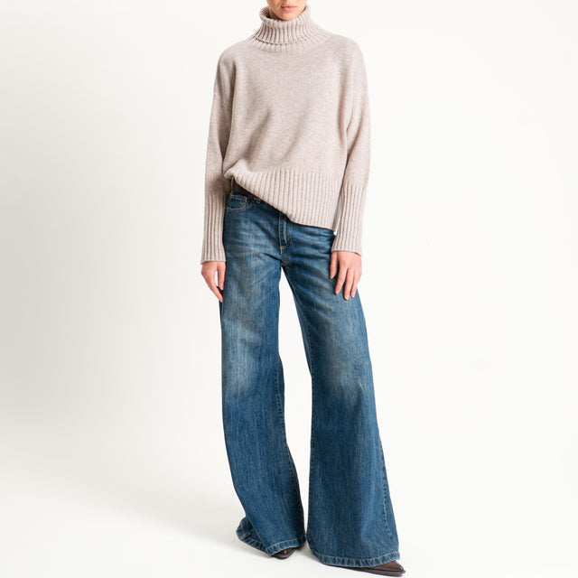 Tensione in-Maglia collo alto 100 % lana - castoro