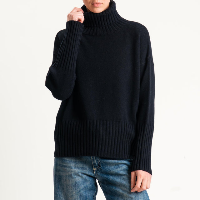 Tensione in-Maglia collo alto 100 % lana - nero