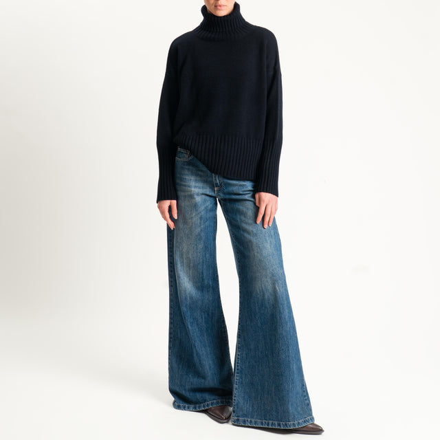 Tensione in-Maglia collo alto 100 % lana - nero