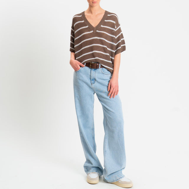 Tensione in-Maglia a righe mezza manica scollo a v coste inglesi- cioccolato/panna