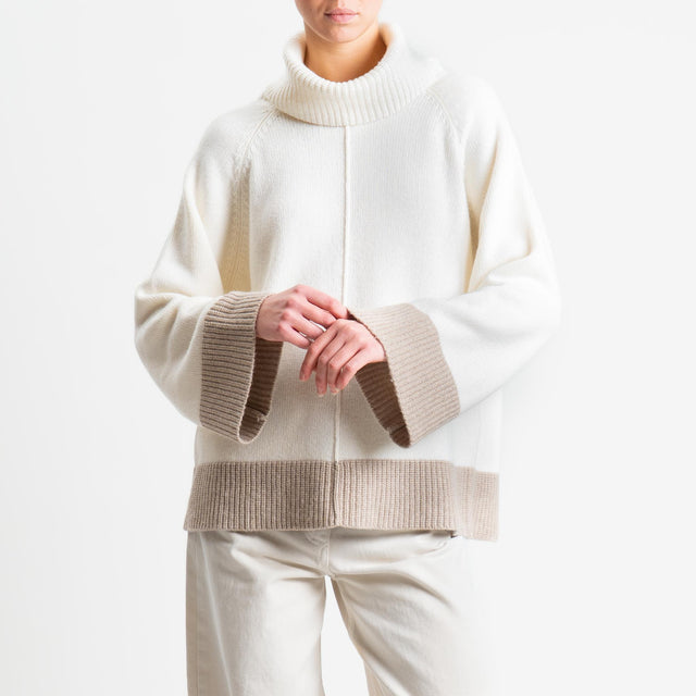 Vicolo-Maglia bicolore collo ad anello misto cashmere - latte/tortora