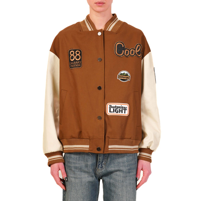Vicolo-Bomber con patch - cuoio/burro