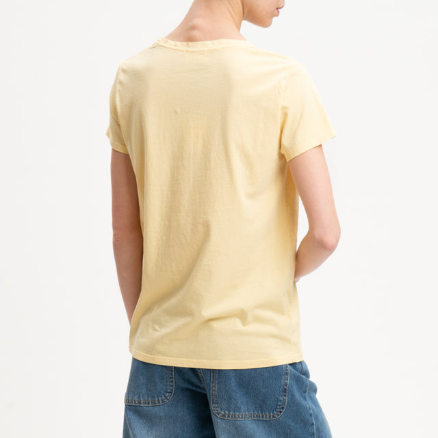 Vicolo-T-shirt KISS ME - mimosa