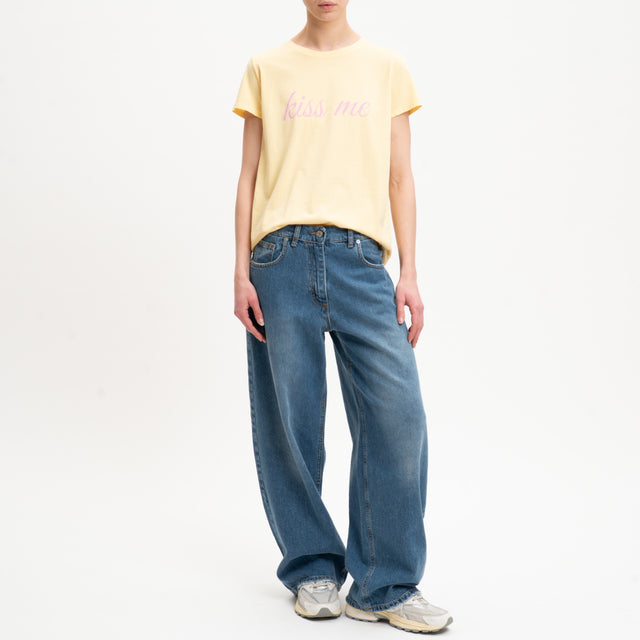 Vicolo-T-shirt KISS ME - mimosa