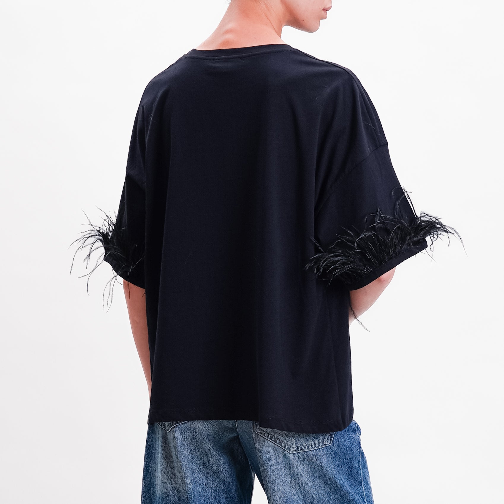 Vicolo T shirt con piume nero White Mood