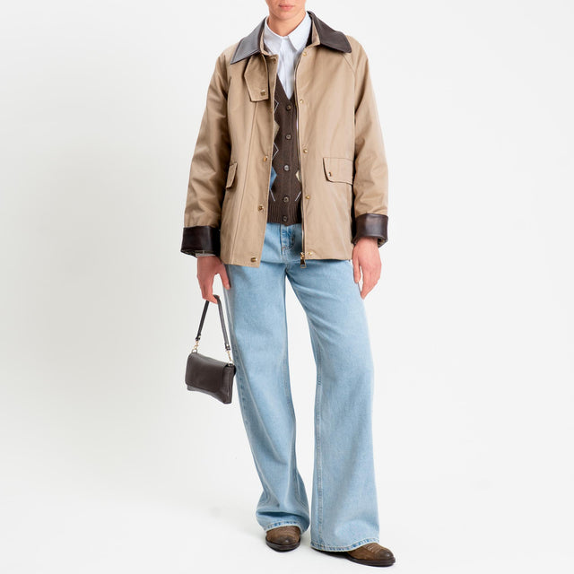 Vicolo-Trench corto doppiotessuto con similpelle - coloniale/moro