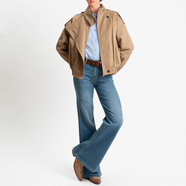 Vicolo-Bomber con chiusura asimmetrica - beige