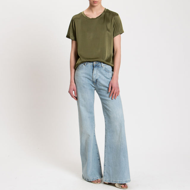 Vicolo-Blusa in satin mezza manica - militare