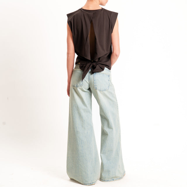 Vicolo-T-shirt scollatura dietro con fiocco - cioccolato