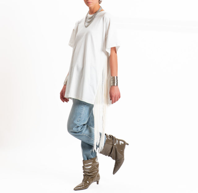 Vicolo-T-shirt oversize con frange laterali - latte