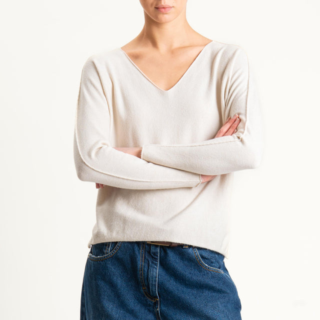 Zeroassoluto-Maglia scollo v con spacchi - gesso
