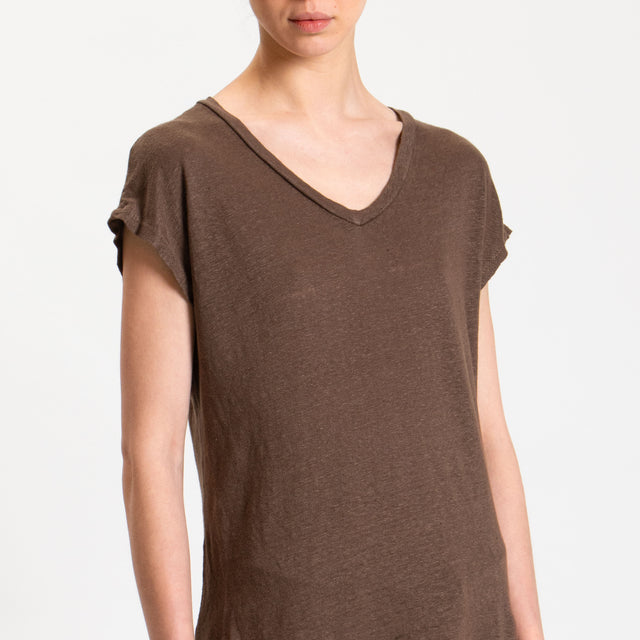 Zeroassoluto-T-shirt scollo V in lino - moka