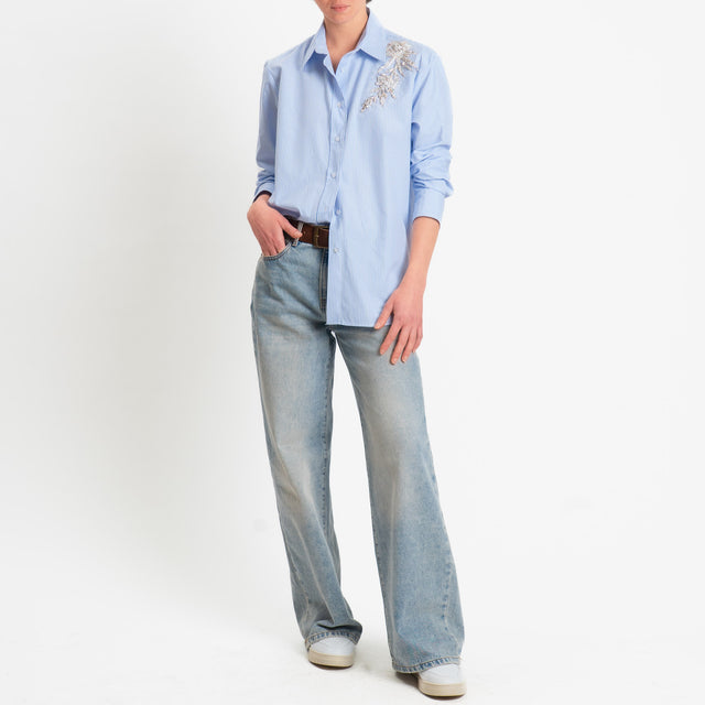 Zeroassoluto-Camicia righe con patch fiore - bianco/celeste