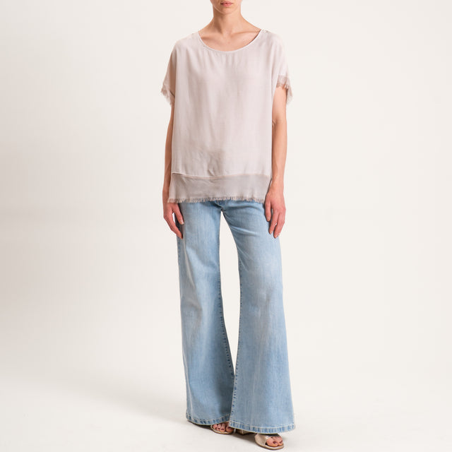 Zeroassoluto-Blusa in viscosa bordi sfrangiati bottoni dietro - sand