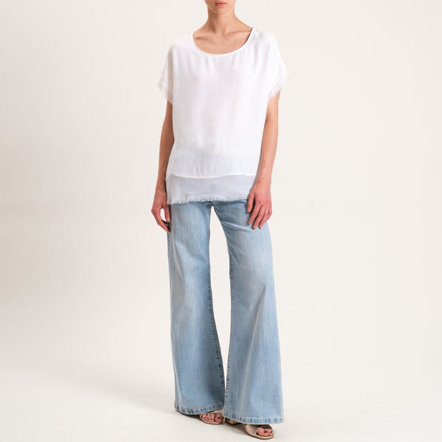Zeroassoluto-Blusa in viscosa bordi sfrangiati bottoni dietro - panna