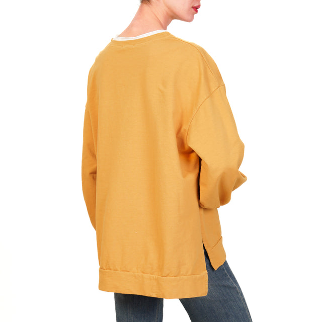 Sudadera Zeroassoluto-Light con aberturas laterales y parte delantera más corta - Mostaza