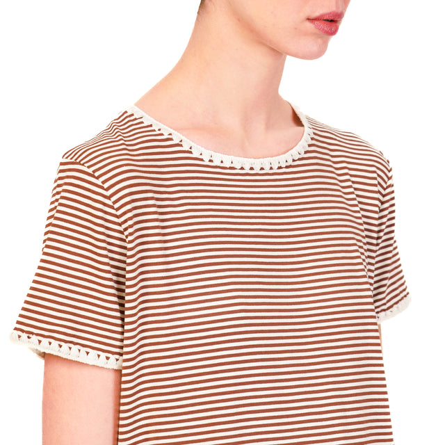 Camiseta Zeroassoluto con rayas finas y ribetes elásticos de algodón - blanco/tabaco