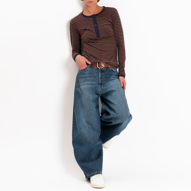 Zeroassoluto-Maglia serafino righe in jersey - tabacco/blu