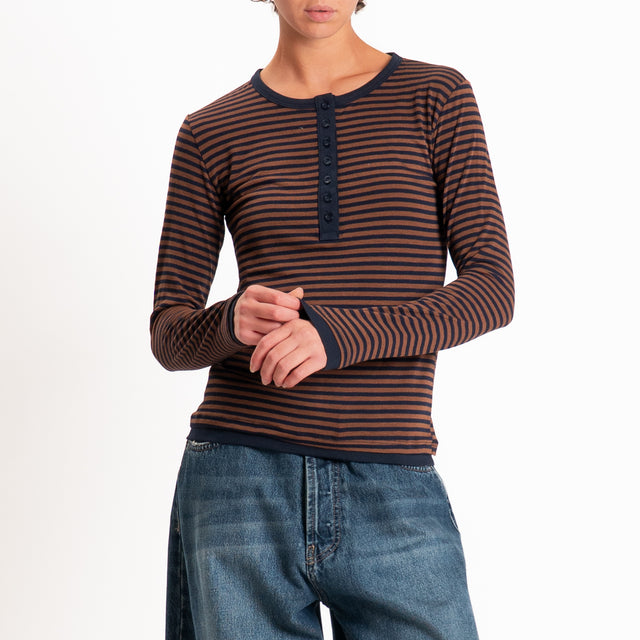 Zeroassoluto-Maglia serafino righe in jersey - tabacco/blu