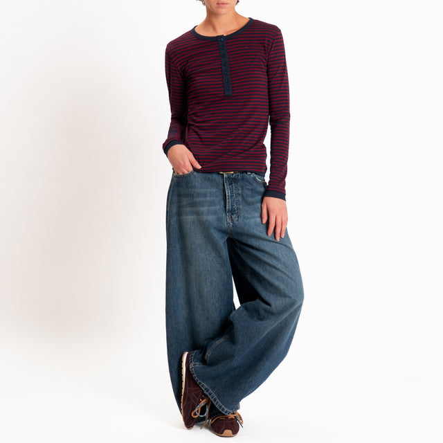 Zeroassoluto-Maglia serafino righe in jersey - vino/blu