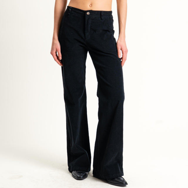 Zeroassoluto-Pantalone LILLY velluto millerighe - nero