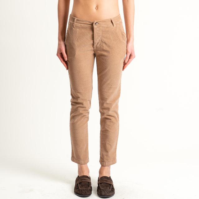 Zeroassoluto-Pantalone LOIS chino velluto millerighe - camel