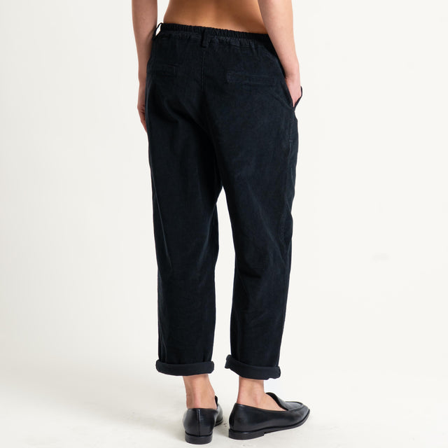 Zeroassoluto-Pantalone LORY velluto millerighe tessuto elasticizzato - nero