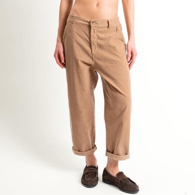 Zeroassoluto-Pantalone LORY velluto millerighe tessuto elasticizzato - camel