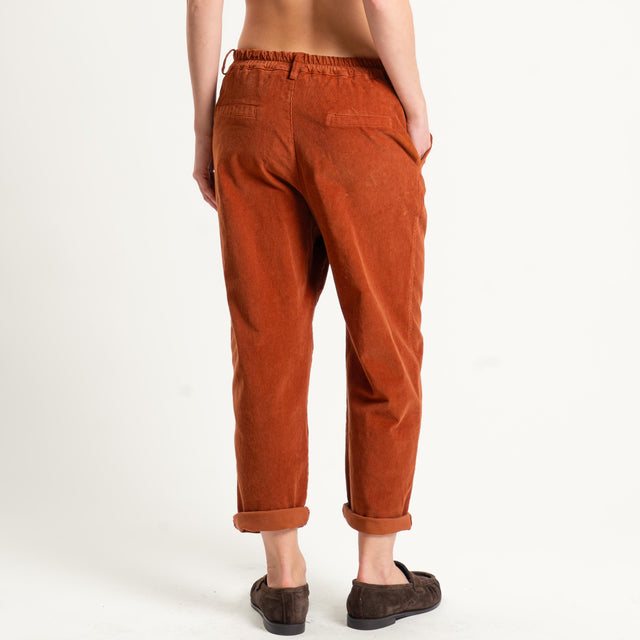 Zeroassoluto-Pantalone LORY velluto millerighe tessuto elasticizzato - rust
