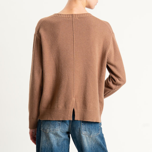 Zeroassoluto-Maglia girocollo spacco dietro - camel