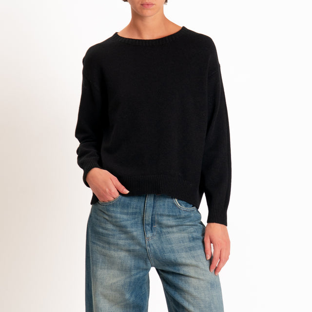 Zeroassoluto-Maglia girocollo spacco dietro - Nero