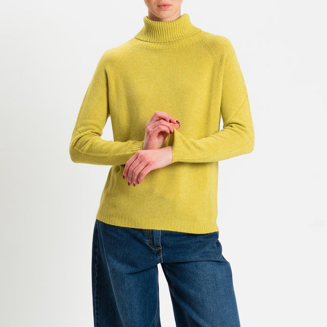 Zeroassoluto-Maglia soft hand collo alto bordi a coste - lime