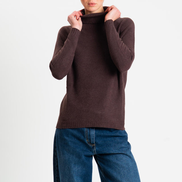 Zeroassoluto-Maglia soft hand collo alto bordi a coste - moro