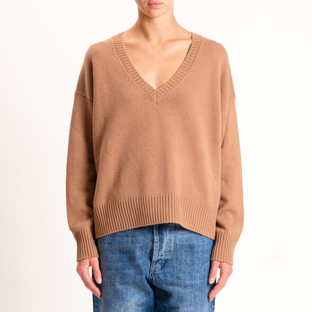 Zeroassoluto-Maglia 100% lana scatola scollo a v - camel