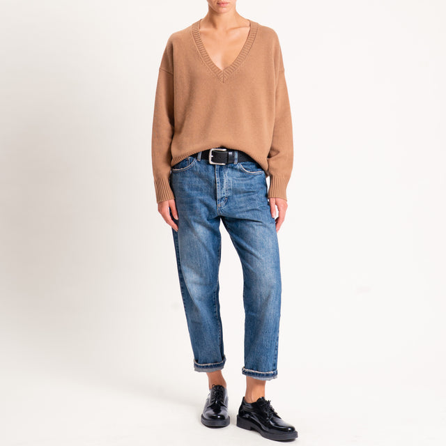 Zeroassoluto-Maglia 100% lana scatola scollo a v - camel