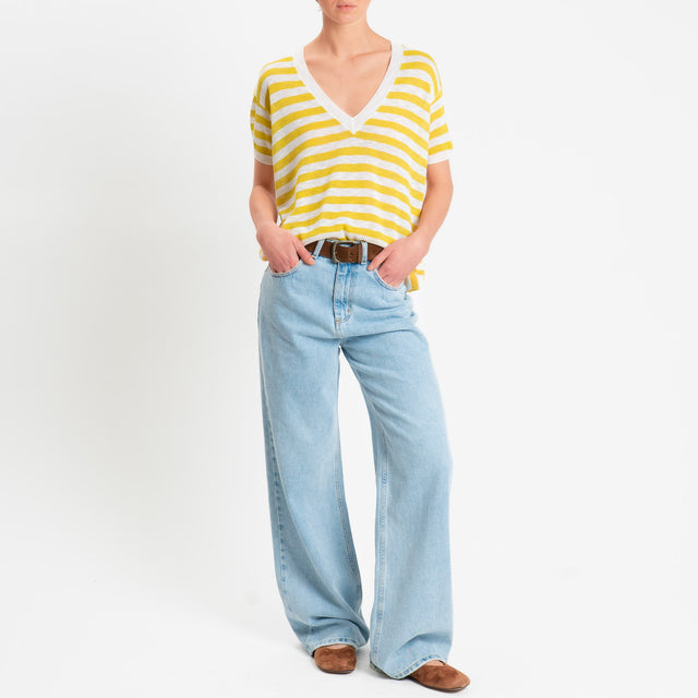 Zeroassoluto-Maglia scollo v a righe garza di viscosa - senape/bianco