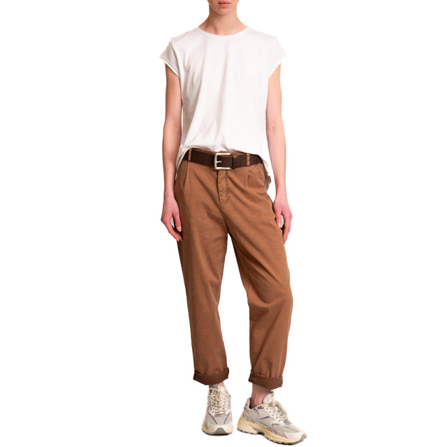 Pantalón de algodón elástico Zeroassoluto-LOLA, lavado a la piedra, maltinto - tabaco