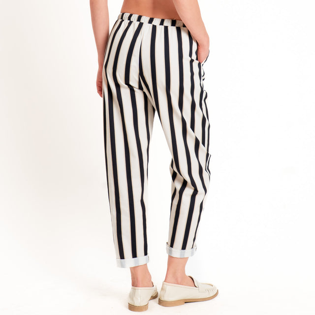 Zeroassoluto-Pantalone BAYA con elastico fantasia - riga larga latte/nero/sand