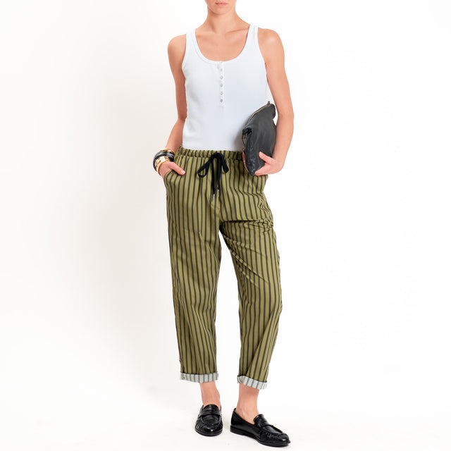 Zeroassoluto-Pantalone BAYA con elastico fantasia - righe olive/nero