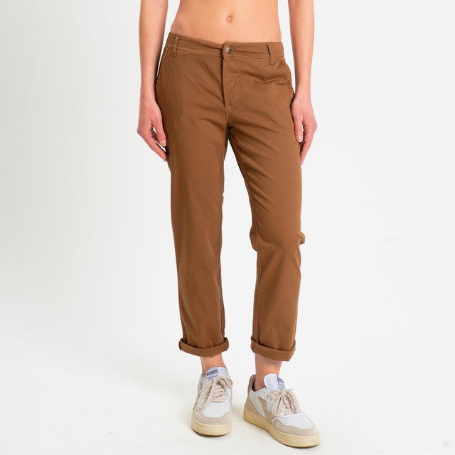 Zeroassoluto- Pantalone LOIS chino cotone elastici - sughero