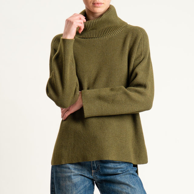 Zeroassoluto-Maglia costa inglese collo alto spacchi laterali - olio