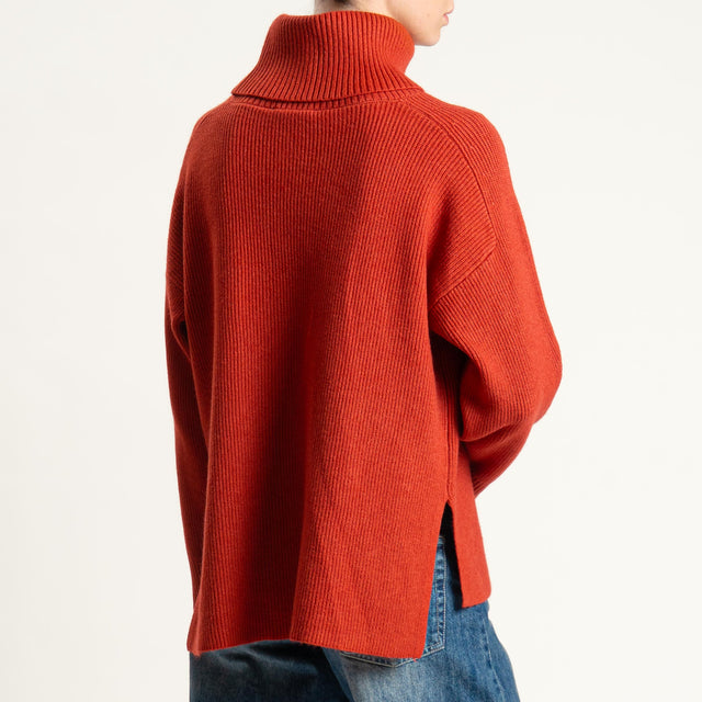 Zeroassoluto-Maglia costa inglese collo alto spacchi laterali - ruggine
