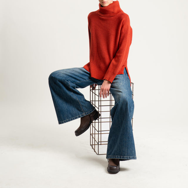 Zeroassoluto-Maglia costa inglese collo alto spacchi laterali - ruggine