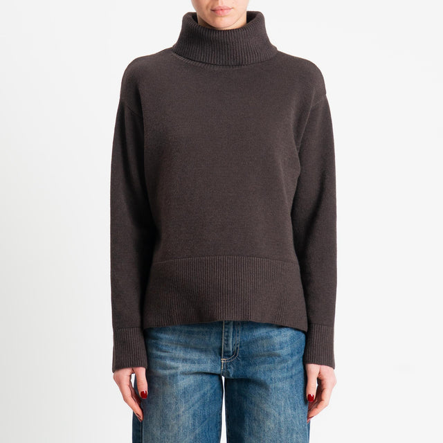 Zeroassoluto-Maglia scatola collo ad anello fondo cannolé  - cioccolato