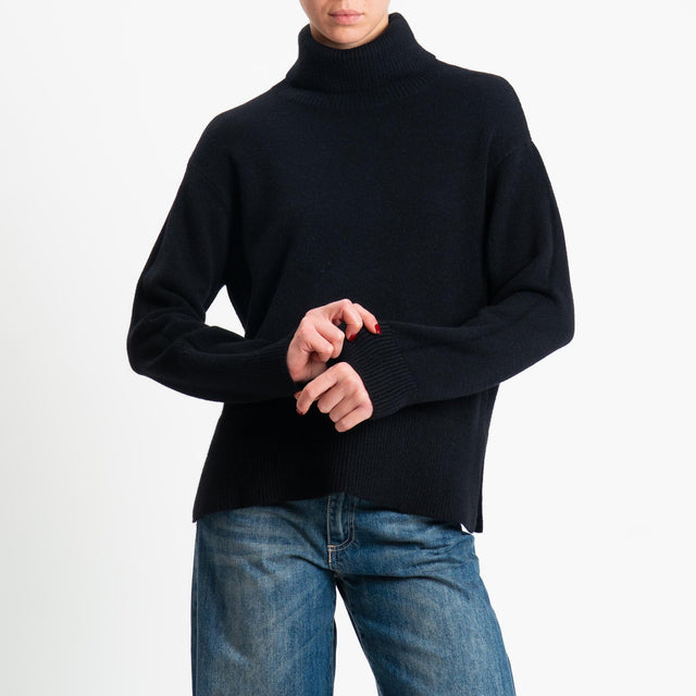 Zeroassoluto-Maglia scatola collo ad anello fondo cannolé  - nero