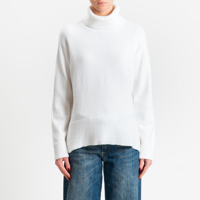 Zeroassoluto-Maglia scatola collo ad anello fondo cannolé - panna