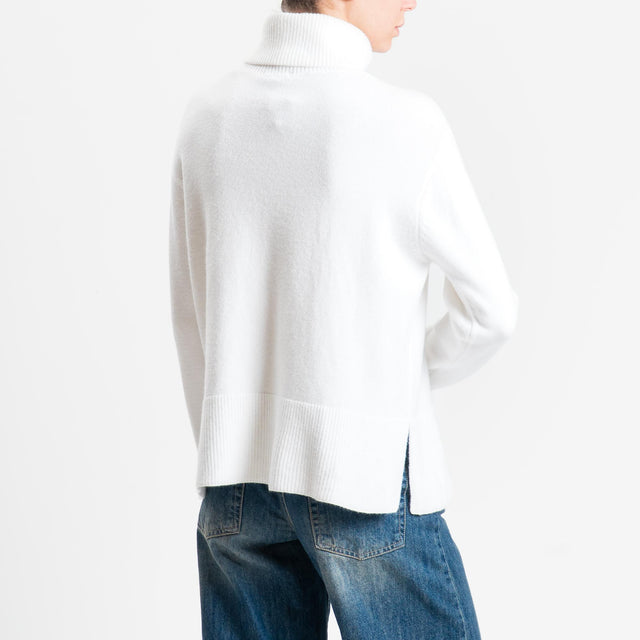 Zeroassoluto-Maglia scatola collo ad anello fondo cannolé - panna