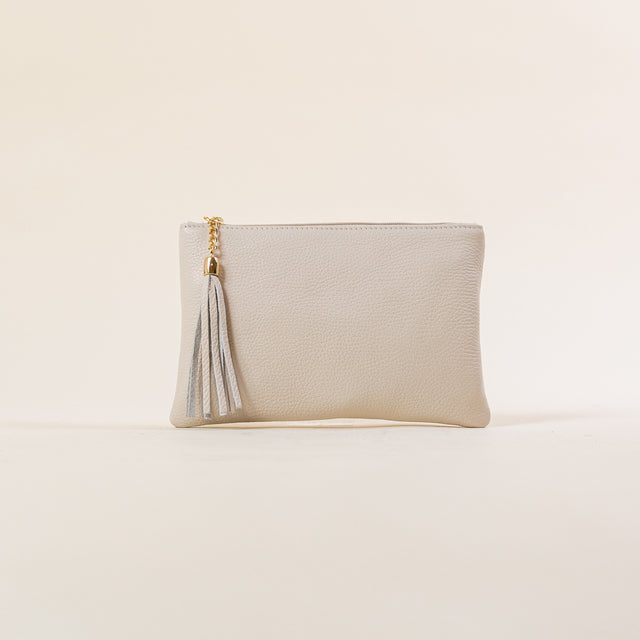 W by whitemood- Pochette with tassels - butter